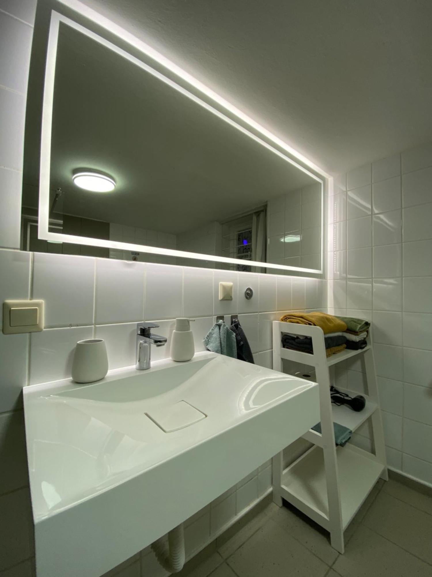 Ferienhaus "Sofia" Anno 1650, Neu - Top Lage - Tempur Beds - Wifi - Parking - Im Herzen Von Detmold-Altstadt, Historische Stadtmauer, Old Lane דטמולד מראה חיצוני תמונה